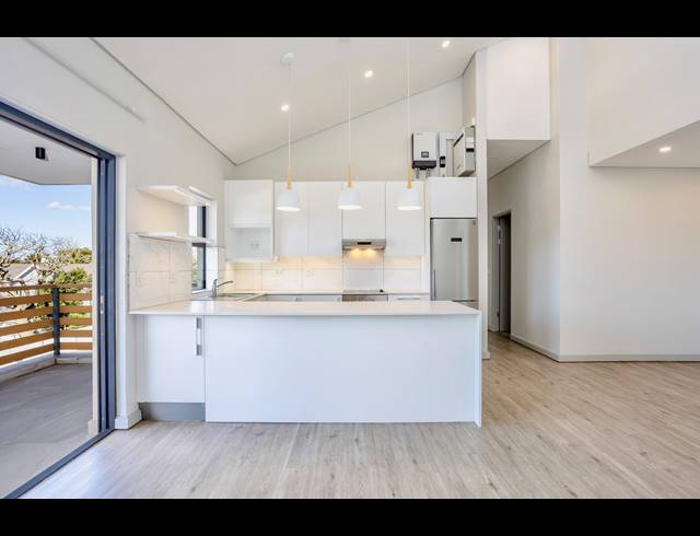 2 BEDROOM APARTMENT FOR SALE IN RONDEBOSCH